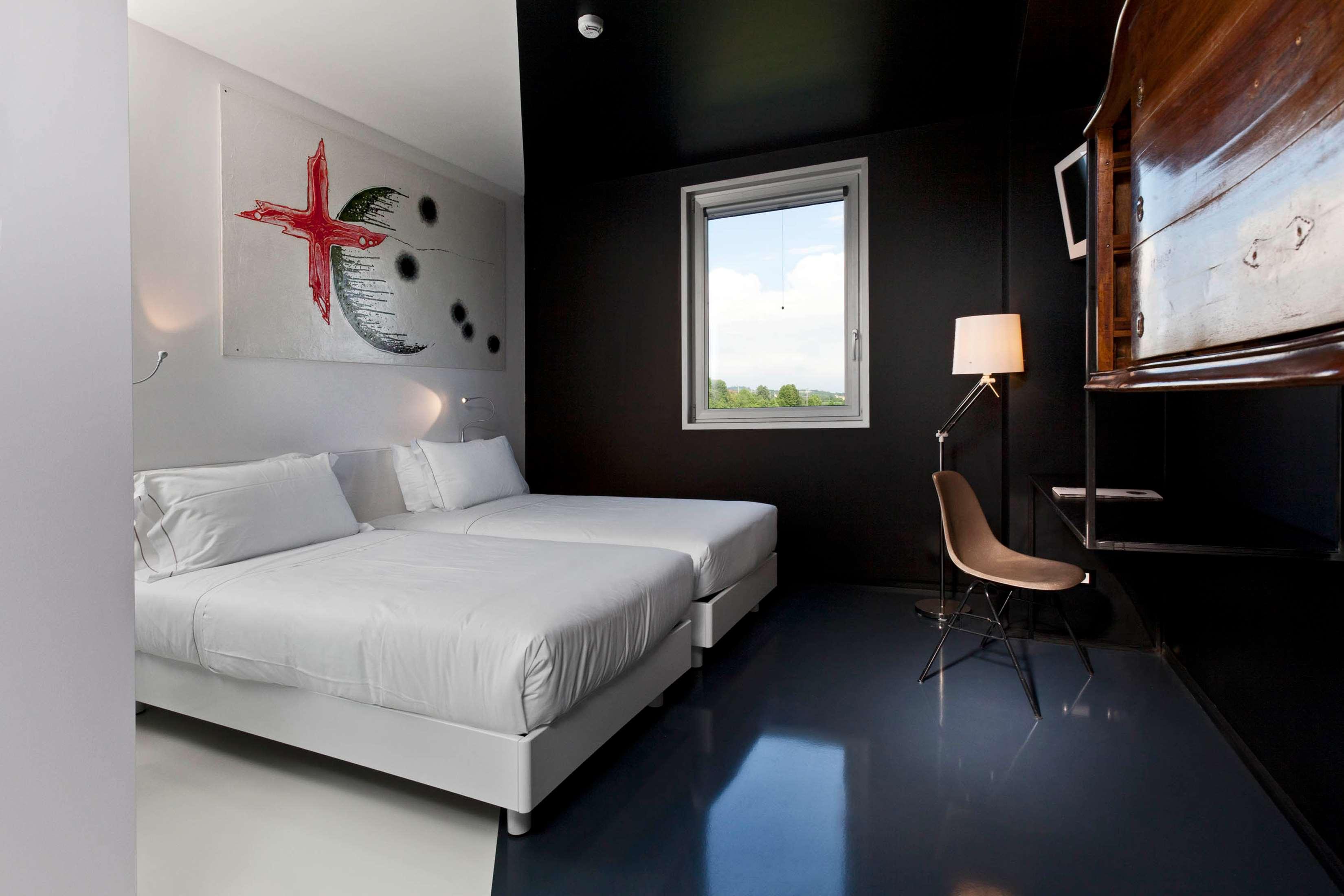 Aiden By Best Western Jhd Dunant Hotel Castiglione Delle Stiviere Bagian luar foto